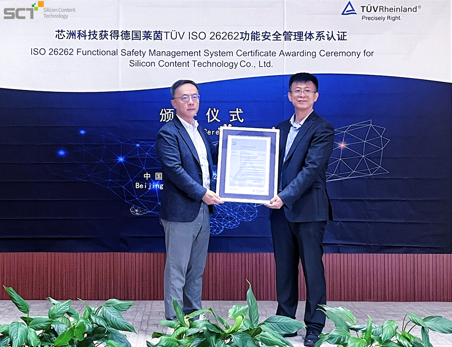 ���Ӻ�Ů��վ�ڵ���ǰ

�жȿ��Ŷ���ò���Զ�����